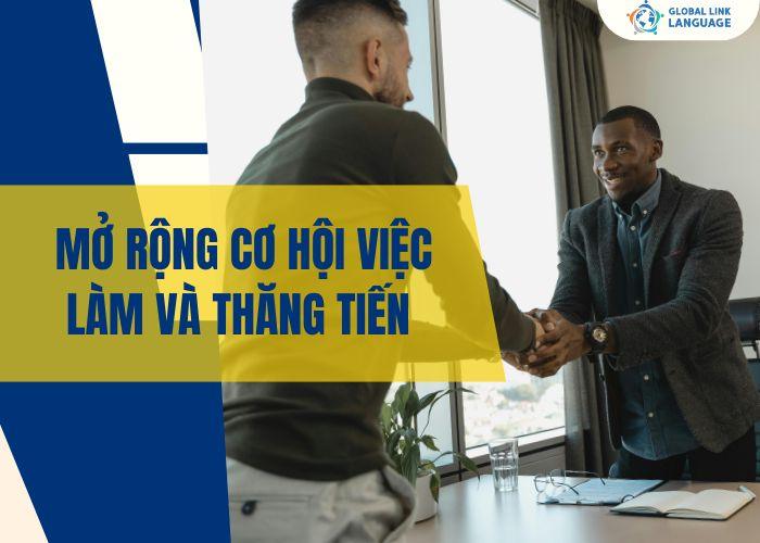 Tiếng Anh giao tiếp cho người đi làm mở rộng cơ hội việc làm và thăng tiến