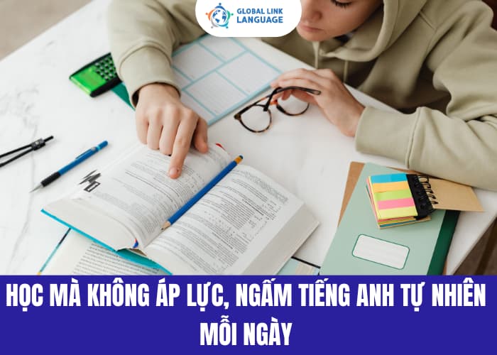 Thay vì học lý thuyết khô khan, học tiếng Anh Kế toán theo cách này sẽ giúp việc học trở nên thú vị hơn