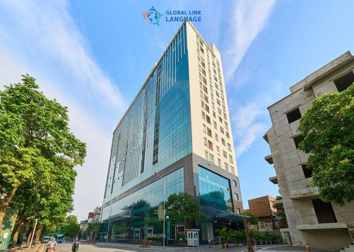 CEO nên ra quyết định thuê và kiểm soát những điều kiện còn lại như thế nào?