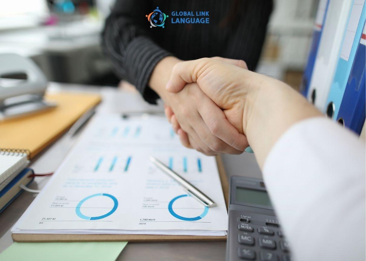 Khách hàng và đối tác thường giao dịch ở đâu, đến văn phòng bằng cách nào?